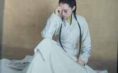 美少年高潮H跪趴扩张调教喷水